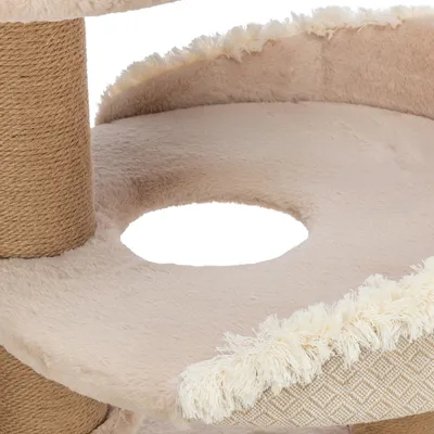 Kratzbaum mit beigem Plüschbezug, Sisal umwickelte Säulen und runde Öffnung in der Plattform.