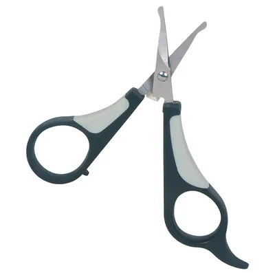 Škarje z zaobljenimi konicami, kovinske rezila in črn ročaj z belimi vložki iz plastike. Vidna odprtina za prste na obeh straneh.