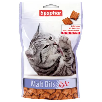 beaphar Malt Bits light macska snack csomagolás, felirat: Light Snack Mit Malt-Paste 20% kalorienreduziert FETTREDUZIERT, termékdarabok láthatók