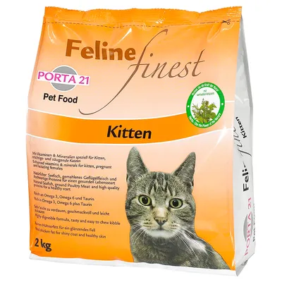 Sac de croquettes Feline Finest Kitten PORTA 21, 2 kg, pour chaton. Texte visible en anglais et allemand sur les ingrédients et nutriments. Photo d’un chat gris sur l’emballage.