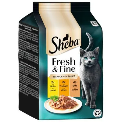 Sheba Fresh & Fine in Saus, 6x50g: 2x kip, 2x kalkoen, 2x eend. Afbeelding van kattenvoer op een bord en kat op de verpakking.
