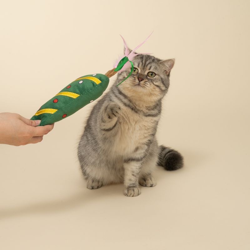 TIAKI Katzenspielzeug Weihnachtsbaum mit Bändchen