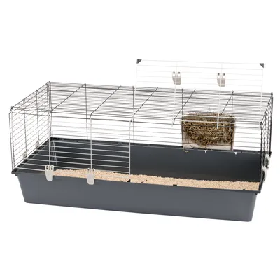 Kleintierkäfig mit Metall-Gitterwänden, grauer Kunststoffwanne und integriertem Heuraufe. Geeignet für Einstreu und Zubehör.