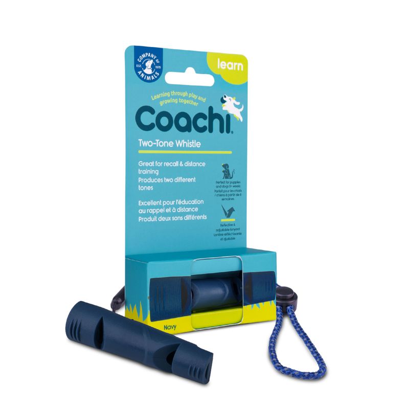 Coachi Two-Tone Whistle, ideal für Rückruf- und Distanztraining, erzeugt zwei verschiedene Töne. Verpackung zeigt Produkt mit reflektierender Kordel in Navy-Farbe.