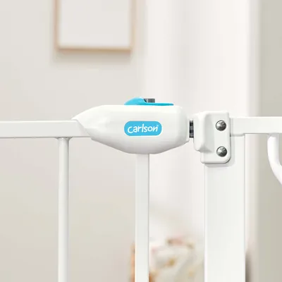 Carlson extra högt hundgaller med smådjursdörr - 75 - 90 cm brett, vitt