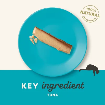 Key ingredient tuna shown on a plate with text stating 100% natural ingredients.