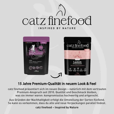 catz finefood Lamm im neuen und alten Verpackungsdesign, Hinweis auf nachhaltige Umstellung und gleichbleibende Premium-Qualität seit 2010. Beide Designs können parallel auftreten.