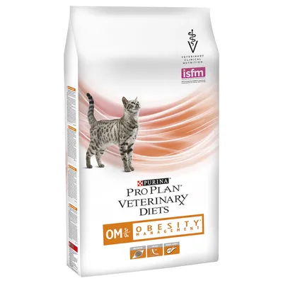 PURINA Pro Plan Veterinary Diets OM Obesity Management torrfoder för katt, text: VETERINARY CLINICAL NUTRITION, isfm. Bild på katt och symboler för foderinformation.