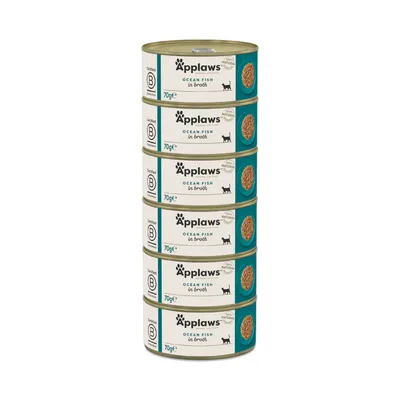 Applaws Ocean Fish in Broth, latas de 70g, produto certificado B-Corp, ingredientes naturais, adequado para gatos. Pilha de seis latas visível.
