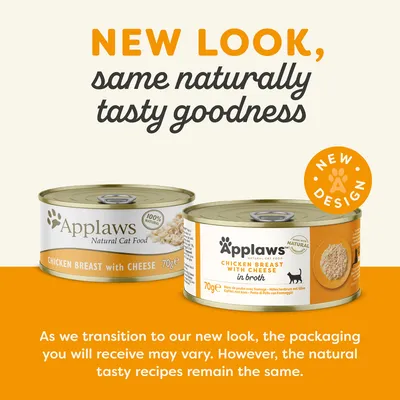 To Applaws Natural Cat Food dåser, CHICKEN BREAST with CHEESE 70g. Tekst: NEW LOOK, same naturally tasty goodness, NEW DESIGN. Emballagen kan variere, opskriften er uændret.