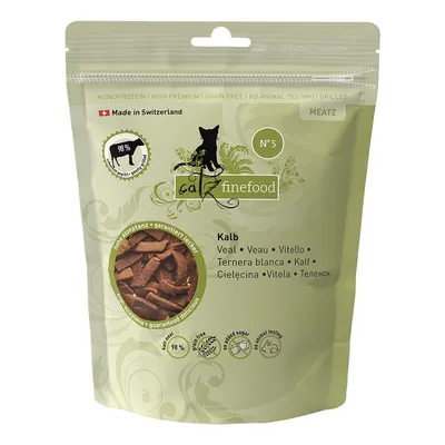 Confezione di snack per gatti catz finefood Meatz N°5, gusto vitello. Testo visibile: Made in Switzerland, 98 %, grain free, no added sugar, no animal testing, richiudibile.