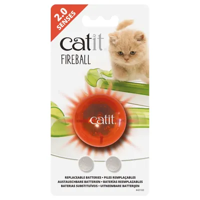 Catit Fireball mit austauschbaren Batterien, geeignet für Catit Senses 2.0 Spielzeug. Verpackung zeigt eine rote leuchtende Kugel und ein Kätzchen.