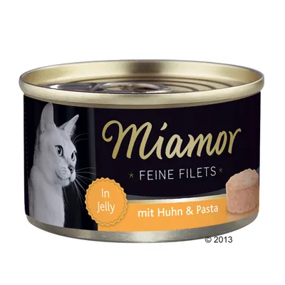 Boîte de Miamor Feine Filets, texte visible : In Jelly, mit Huhn & Pasta. Image d’un chat et d’un filet sur l’étiquette.