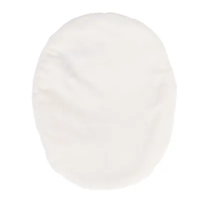 Vit, oval tygdyna utan synliga mönster eller detaljer.