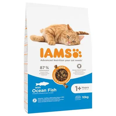 IAMS kattenvoer met oceaanvis, 87% dierlijk eiwit, 100% complete & gebalanceerde voeding, geschikt voor katten vanaf 1 jaar, verpakking van 10 kg. Zichtbare brokjes en merknaam.