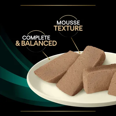 Sliced food on a plate with text highlighting 'complete and balanced' and 'mousse texture'.