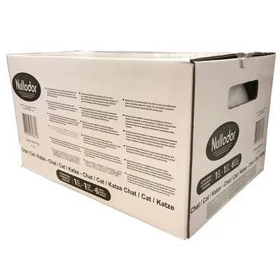 Verpakking Nullodor kattenbakvulling, merknaam en tekst 'Chat | Cat | Katze', zichtbaar: 1 kat, 1 liter, 6 weken. Witte kartonnen doos met handvat.