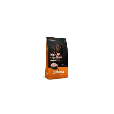 Calibra Expert light + sterilised Kylling. Billede af en fodersæk med en skål kødstykker.