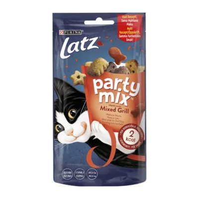 Latz Party Mix Mixed Grill kattgodis, synlig text: 2 kcal per bit, PURINA, nytt recept, samma fantastiska smak. Förpackning med blandade godisbitar och tecknad katt.
