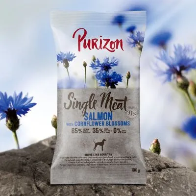 Purizon Single Meat Salmon with Cornflower Blossoms, 65% salmone, 35% frutta e verdura, 0% cereali, confezione da 100 g. Testo in inglese sulla confezione.