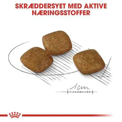 Tre firkantede foderpiller med tekst: SKRÆDDERSYET MED AKTIVE NÆRINGSSTOFFER. Størrelsesangivelse: 1 cm.