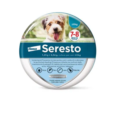 Seresto Elanco collare per cani ≤8 kg, 7–8 mesi di protezione contro zecche, pulci, larve, pidocchi. Prodotto resistente all’acqua, collare grigio, inodore. Testo e icone visibili sulla confezione.