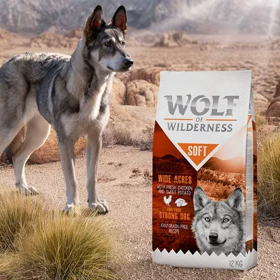 Wolf of Wilderness Soft Wide Acres mit frischem Huhn und Süßkartoffel, 100% getreidefreie Rezeptur, 12 kg Beutel abgebildet.
