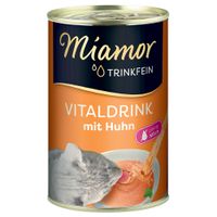 Miamor Trinkfein Vitaldrink mit Huhn, ohne Milch. Abbildung einer Katze, die aus einem Napf trinkt.