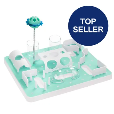 Interaktives Spielbrett mit verschiedenen Hindernissen und einem Feder-Spielzeug. Blauer Kreis mit Text 'Top Seller'. Interaktives Spielbrett mit verschiedenen Hindernissen und einem Feder-Spielzeug. Blauer Kreis mit Text 'Top Seller'.