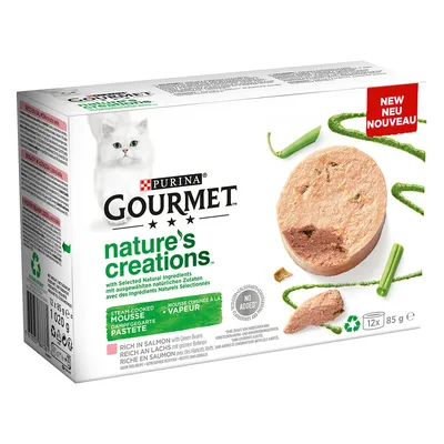 Boîte Purina Gourmet nature's creations, mousse cuisinée à la vapeur riche en saumon et haricots verts, 12 x 85 g. Texte : nouveau, ingrédients naturels sélectionnés. Boîte Purina Gourmet nature's creations, mousse cuisinée à la vapeur riche en saumon et haricots verts, 12 x 85 g. Texte : nouveau, ingrédients naturels sélectionnés.