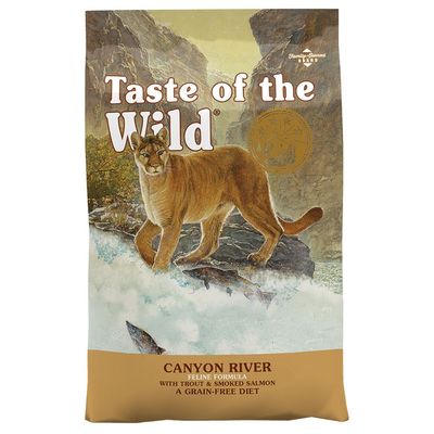 Sac Taste of the Wild Rocky Mountain Feline Formula, with roasted venison & smoked salmon, a grain-free diet. Illustration de puma et cerf devant une cascade. Texte en anglais.