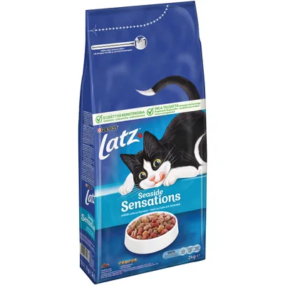 Latz Seaside Sensations tørfoder til kat, 2 kg pose. Tekst: 'Seaside Sensations', 'med Lax/Laks och Grönsaker'. Billede af tørfoder i skål og tegnet sort-hvid kat.
