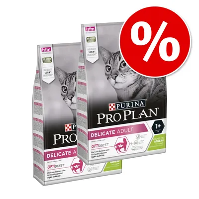 To poser Purina Pro Plan Delicate Adult kattefoder med teksten 'OPTIDIGEST', 'HIGH QUALITY LAMB N°1 INGREDIENT', 'RICHE EN AGNEAU' og stort procenttegn for tilbud.