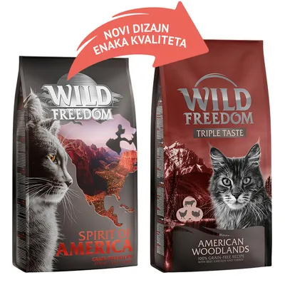 Dve vreči hrane za mačke Wild Freedom: Spirit of America in Triple Taste American Woodlands. Vidno besedilo: 'Novi dizajn, enaka kvaliteta'.