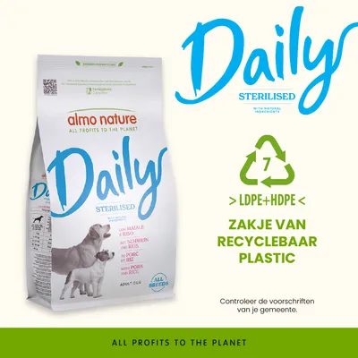 almo nature Daily Sterilised met varkensvlees en rijst, adult hond, alle rassen. Verpakking van recyclebaar LDPE+HDPE plastic. Alle winst voor de planeet. almo nature Daily Sterilised met varkensvlees en rijst, adult hond, alle rassen. Verpakking van recyclebaar LDPE+HDPE plastic. Alle winst voor de planeet.