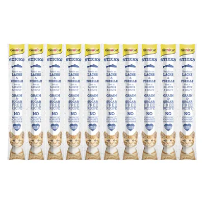 GimCat Sticks, riche en saumon et truite, sans céréales ni sucre, sans colorants artificiels. Texte en anglais et allemand sur l’emballage.