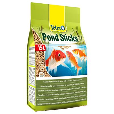 Tetra Pond Sticks 15L, mangime completo per tutti i pesci da laghetto. Immagine di confezione con pesci rossi e bastoncini visibili.
