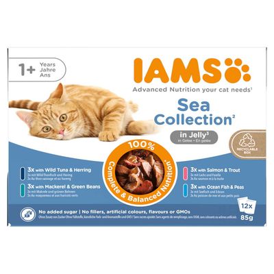 IAMS Sea Collection in Gravy, 12 x 85g pouches with wild tuna and peas, mackerel and trout, steamed salmon and cod, ocean fish and green beans. No added sugar or artificial additives.