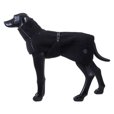 Svart hundjacka i fleece med justerbart magband och spänne, presenterad på en svart hundfigur.