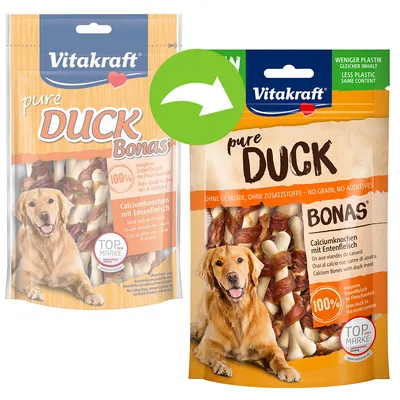 Dva pakiranja Vitakraft pure DUCK Bonas, kalcij kosti s pačjim mesom, prikaz promjene dizajna ambalaže. Vidljiv tekst: 100 %, bez žitarica, bez dodataka, TOP MARKE. Dva pakiranja Vitakraft pure DUCK Bonas, kalcij kosti s pačjim mesom, prikaz promjene dizajna ambalaže. Vidljiv tekst: 100 %, bez žitarica, bez dodataka, TOP MARKE.