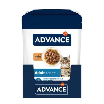 ADVANCE Adult kattenvoer met kip, geschikt voor katten van 1–10 jaar. Afbeelding van voer in saus en een kat. Tekst: 'Contributes to a shiny coat'.
