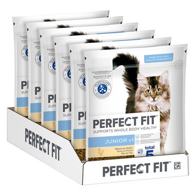 Perfect Fit Supports Whole Body Health Junior <1 kattemad, synlig tekst: Made with high quality ingredients, total 5, billede af kat på pakken. Flere poser i papdisplay.