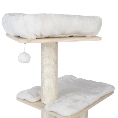 Arbre à chat avec deux plateformes en bois, coussins amovibles blancs en tissu peluche et poteau central recouvert de corde, balle suspendue sur le côté supérieur.