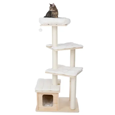 Arbre à chat en bois clair avec quatre plateformes recouvertes de tissu blanc, niche carrée en bas, poteaux en sisal et coussin supérieur occupé par un chat tigré.