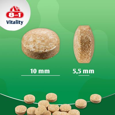 8in1 Vitality tablety, průměr 10 mm, výška 5,5 mm, dva pohledy na tabletu a dole viditelné několik tablet.
