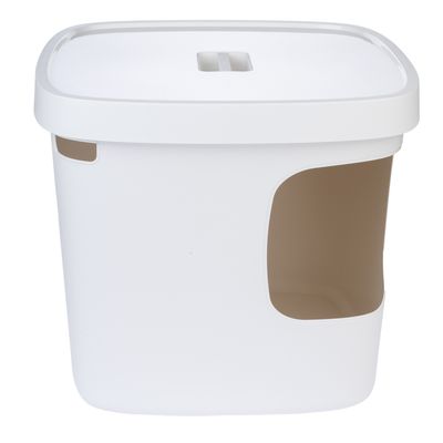 Contenedor blanco con tapa extraíble y abertura lateral, adecuado para almacenar suministros para mascotas o comida.