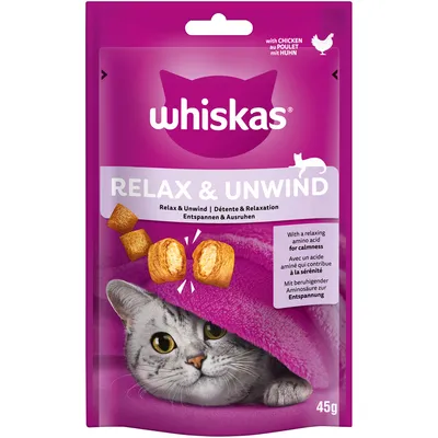 Whiskas Relax & Unwind z kurczakiem, 45g. Z kojącym aminokwasem dla relaksu. Opakowanie przedstawia kota pod kocem i kawałki przekąski.