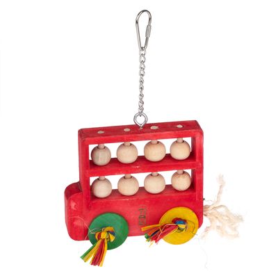 Rood houten speelgoed in de vorm van een bus met houten kralen, gekleurde franjes en metalen ophangketting.