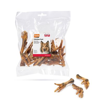 Karlie Chicken Feet, glutenfrei. Verpackung mit getrockneten Hühnerfüssen und Bild eines Hundes auf dem Etikett.
