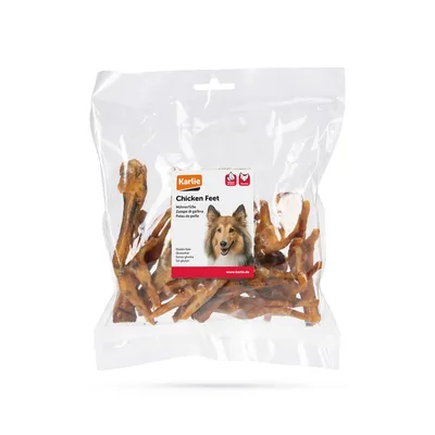 Karlie Chicken Feet, glutenfri, kycklingfötter i genomskinlig förpackning med bild av en hund. www.karlie.de